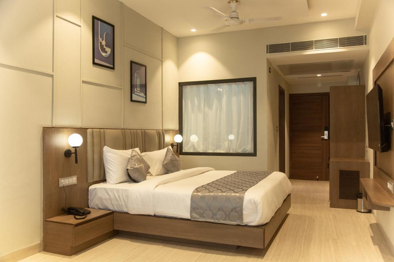 Hotel Westend Udaipur Extérieur photo