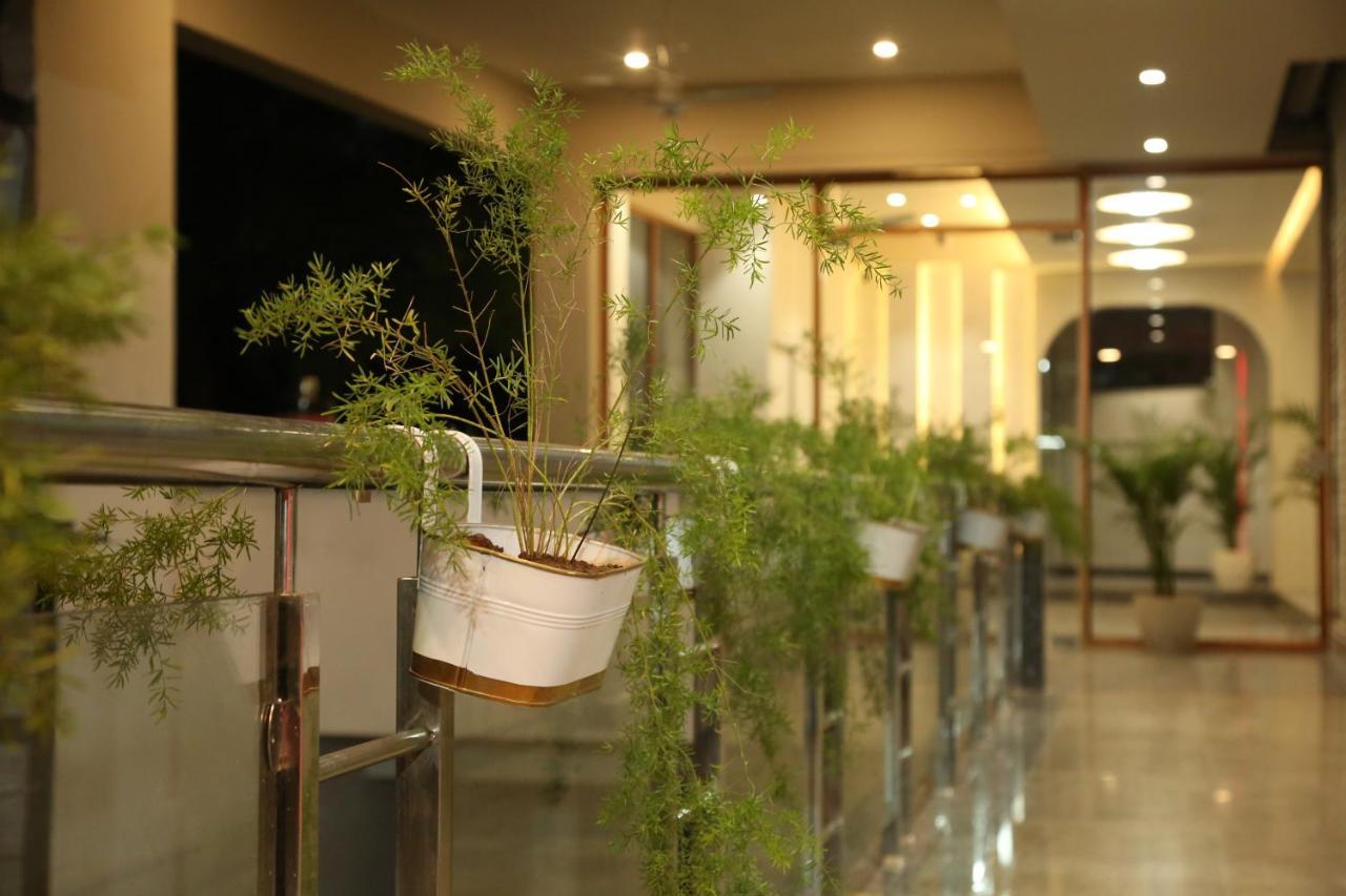Hotel Westend Udaipur Extérieur photo