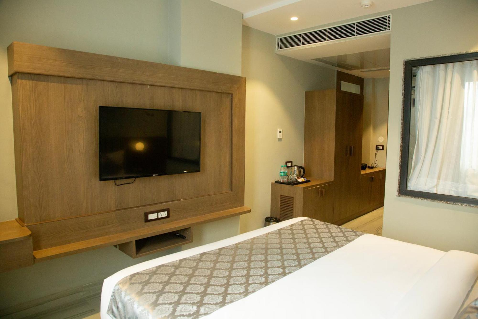 Hotel Westend Udaipur Extérieur photo